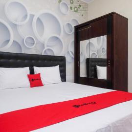 RedDoorz @ Griya Bougenville Magelang, hotel a Banyurojo
