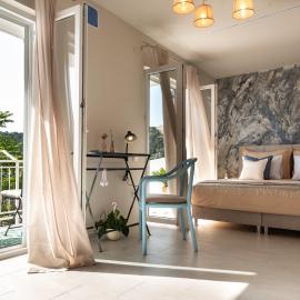 Yukka ComFor city center Hvar apartment with parking