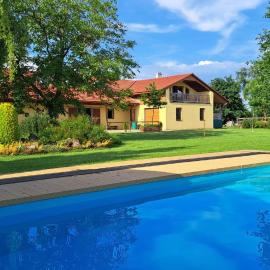 Apartman FARMA HRADEC, hotel u gradu Mnjihovo Hradište