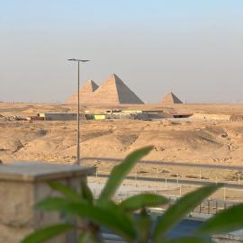 Pyramids Desert Gate Hotel, hotel ‘Ezbet `Abd el-Ḥamîd városában