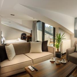 La Mia Suites