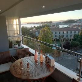 El mirador de Mila II en el corazón del Salnes VUT-PO-14731، فندق في كامبادوس