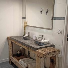 LA GRANGE SAVOYARDE-Spa-Piscine-Proche lac-Charme-Détente- 3 Etoiles、Lathuileのホテル