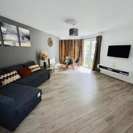 Luxury Apartments - Wallis Square, Farnborough