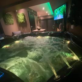 A la Belle Étoile, le spa détente céleste, hotel din Loison-sous-Lens