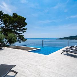 Seaside luxury villa with a swimming pool Sumartin, Brac - 5639, hotel in Sumartin