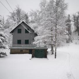 Holiday home with hot tub Fuzine, Gorski kotar - 20518, Hotel in Lokve