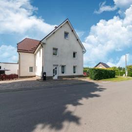 Family Villa Near Lake