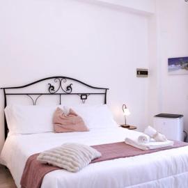 Alyssa - CAMERA Wi-Fi, Corte a pochi passi dal mare