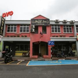 Happy Inn Hotel，萬津的飯店