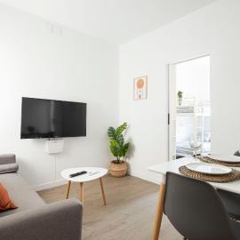 APARTMENT BEACH PICASSO