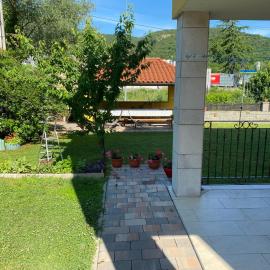 Apartma Mira