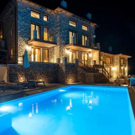 5 Ραχες/5 Raches, hotel i Arachova