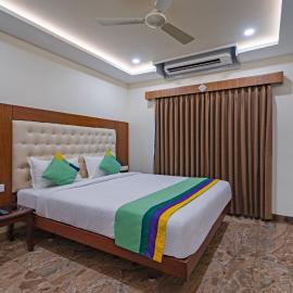 Treebo Aaravi Residency, 800 Mtrs From Promenade Beach
