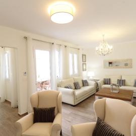Sitges Centre Mediterranean House- 5 Bedroom, 4 Bathroom, Terrace Courtyard, Private Rooptop Pool, hotell i Sitges