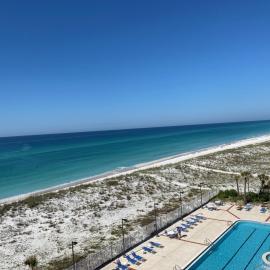 Pensacola Beach Gulf-Front 2BR Condo with Pool & Hot Tub, hotel in Pensacola Beach