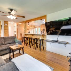 Teton Valley Getaway: Fenced Yard, Grill, hotell i Ashton