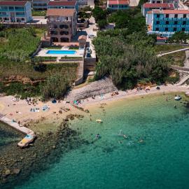 Pool and Beachfront Apartment Ena - Perfect Family Escape, hotel in Pag