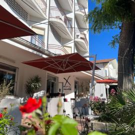 X Hotel, viešbutis mieste Punta Marina