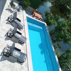 Vinarija "Đelmo" apartments, hotel en Trebinje