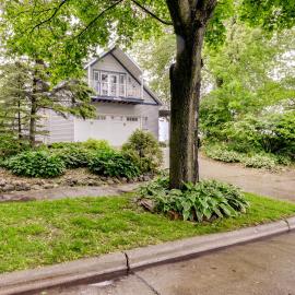Sheboygan Getaway w/ Deck + On-Site Lake Access!, хотел в Шебойган