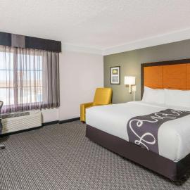 La Quinta by Wyndham Pueblo, hotell i Pueblo
