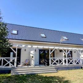Brzozowa Polana kompleks 4 domków w okolicy jeziora i morza, hotel en Perlino