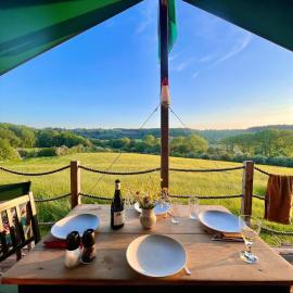 Hakuna Matata Safari Lodge - Sublime, off-grid digital detox with hot tub