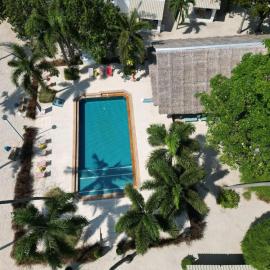 Lime N Soda Beachfront Resort, отель в Тонг Сале