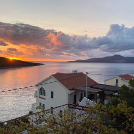 Mare Apartments, hotel in Bigova