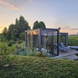 Vaitų Riešutynė - Small shipping container house, hotell i Antanava