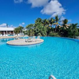 La Mangotine - Duplex à Saint François avec piscine