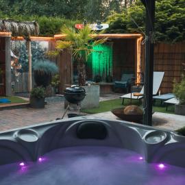 Drents Genieten - Ericaheide met privé sauna en jacuzzi, hotel em Erm