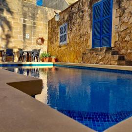 MJ Farmhouse B&B, hotel sa Xagħra