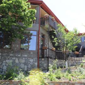 Guest House Ilto โรงแรมในAkhmeta