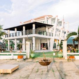 North Shores Inn, hotel Currimaóban