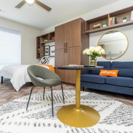 Yugo Guest Suites, hotel u gradu Urbana