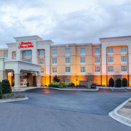 Hampton Inn & Suites Scottsboro, отель в городе Скотсборо