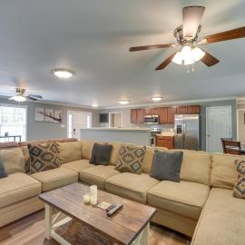 Guntersville Lake House: Boat Ramp Access!, Hotel in Scottsboro