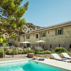 Maison CHENET - Les Chambres Entre Vigne et Garrigue - Teritoria, hotel in Pujaut