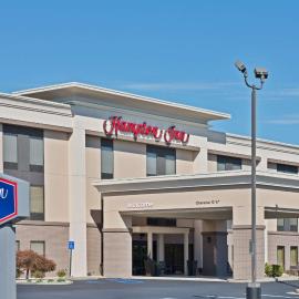 Hampton Inn Winfield Teays Valley、Teays Valley Estatesのホテル