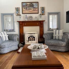 Cherry Blossom Cottage-with country charm and spa, hotel in Stanthorpe