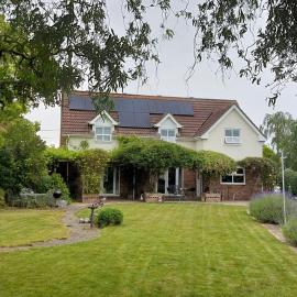 Westwood Lodge B & B Boston, готель у місті Бостон