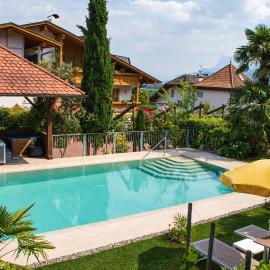 Hotel FleurAlp, hotel en Cermes