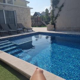 Villa with Pool & Garden apartment 1 Ognjen