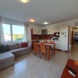 Cozy, spacious apartment near Paradise Bay