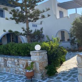 Kapares Studios & Apartments