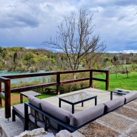 Pixie House - Mrežnica, private pier, hot tub, hôtel à Gornji Zvečaj