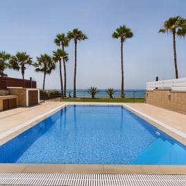 Amazing frontline beach villa
