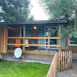 Le chalet Arcachonais – hotel w mieście La Teste-de-Buch